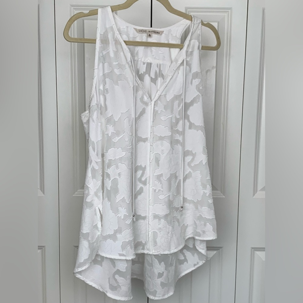 RACHEL Rachel Roy White Swing Top with White Floral Pattern